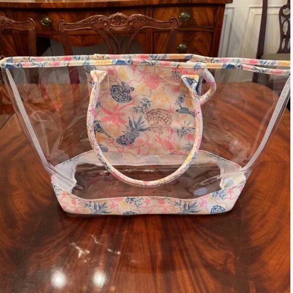 Lilly Pulitzer Clear Beach Tote Bag in Barefoot Beachcomber - Picture 5 of 11